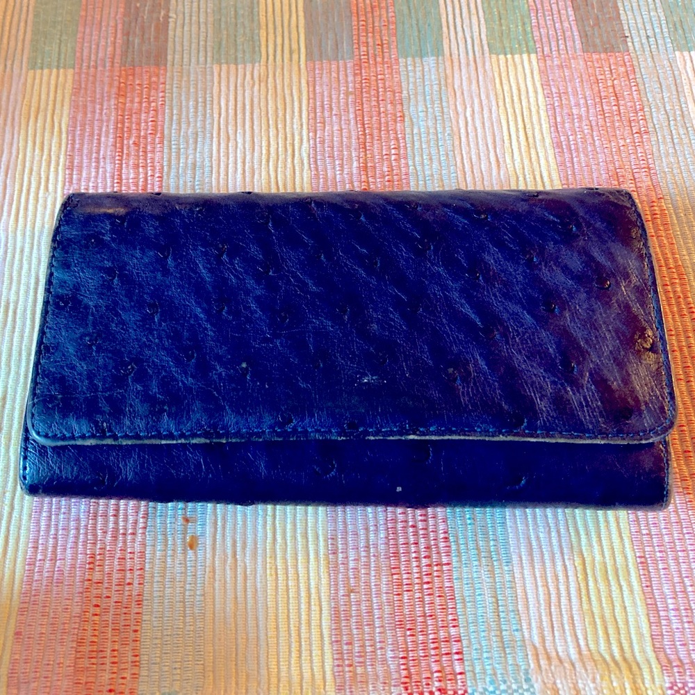 Lugro women’s billfold ostrich leather